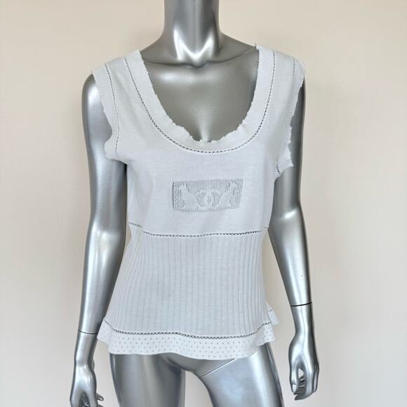 CHANEL CC logo cat white shorts sleeve top size 44 FR or 12 US Authentic